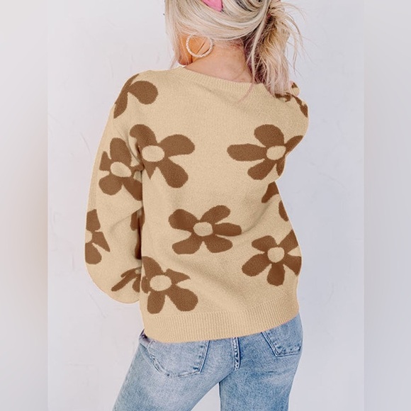 Retro Big Flower Sweater - Picture 3 of 8